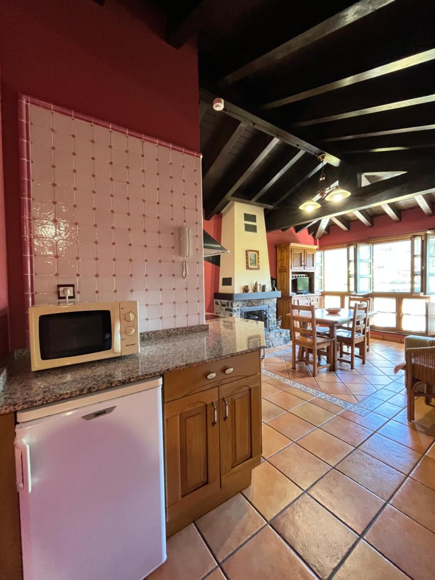 Apartamentos Turisticos Paseo De La Alameda Villaviciosa  Eksteriør bilde