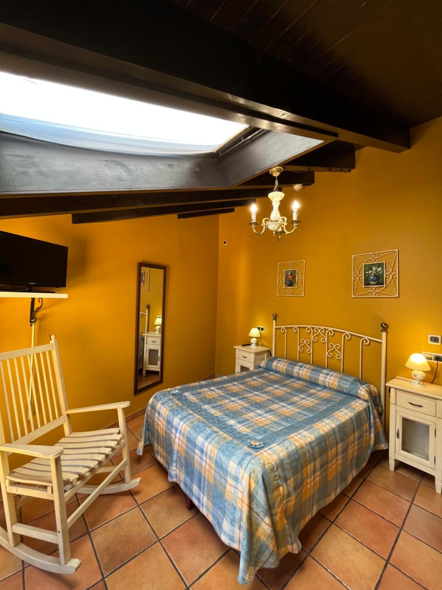 Apartamentos Turisticos Paseo De La Alameda Villaviciosa  Eksteriør bilde